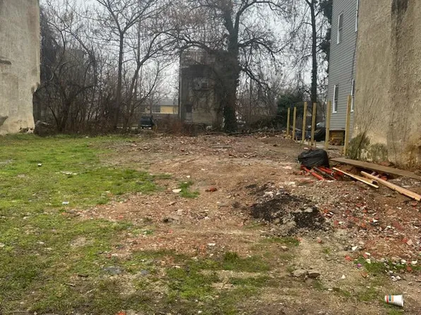 1825 N Van Pelt St, Philadelphia, PA 19121