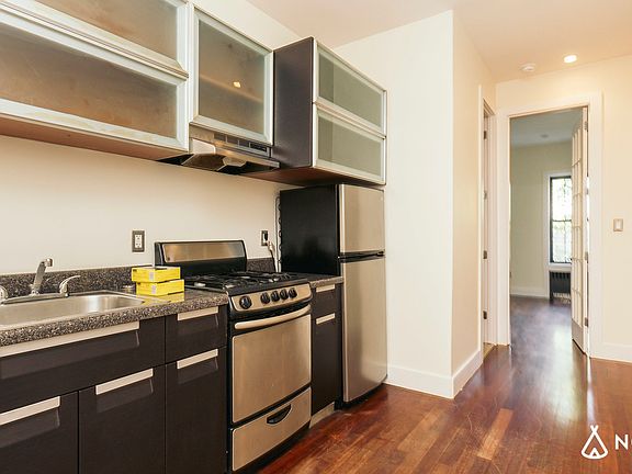 3rd image of 182 Jefferson St #2E