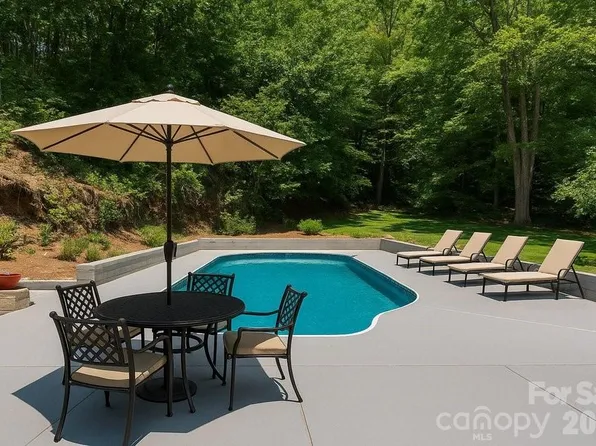 17 Twisted Trl, Black Mountain, NC 28711