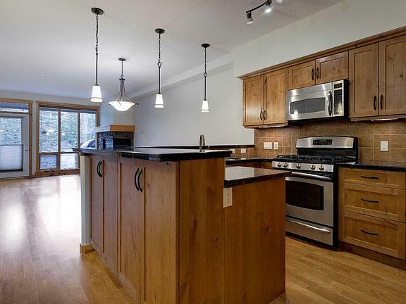 5th image of 212-107 Armstrong Pl #212