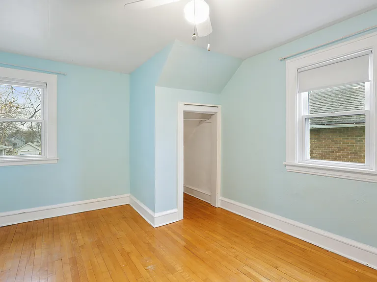2943 Washburn Ave N — Photo 3