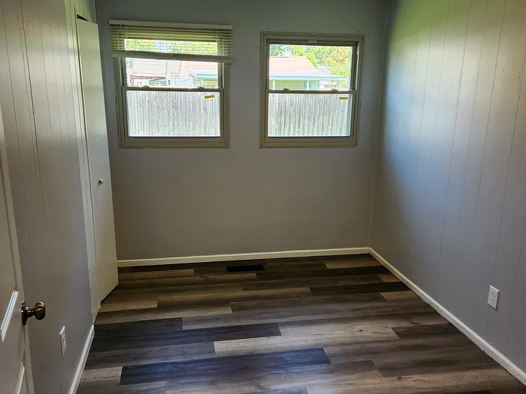 4332 Riverside Dr — Photo 15
