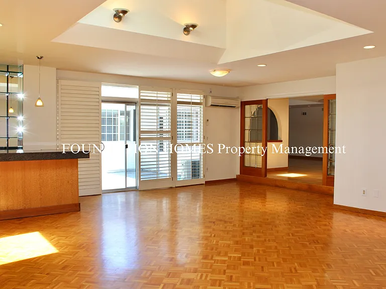 33 College Ct — Photo 20