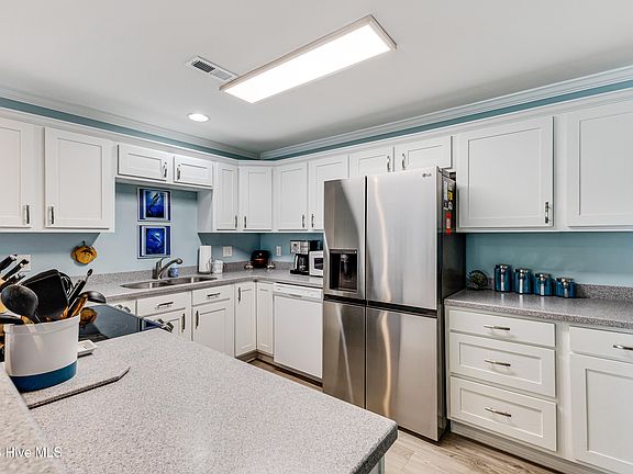 5th image of 105 SE 58th Street # 6103