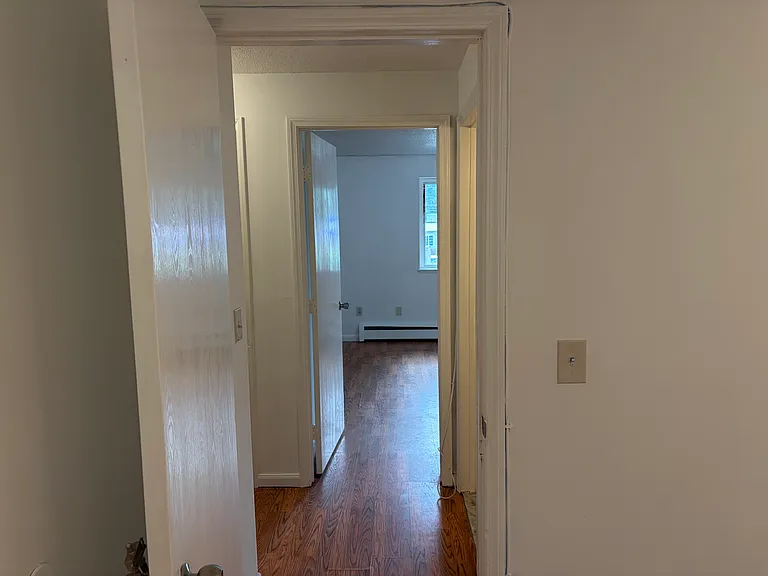 667 Hill St #5 — Photo 6