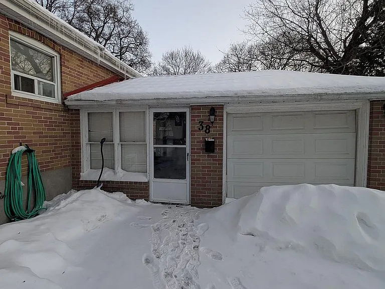 38 Harding Blvd #2 — Photo 2