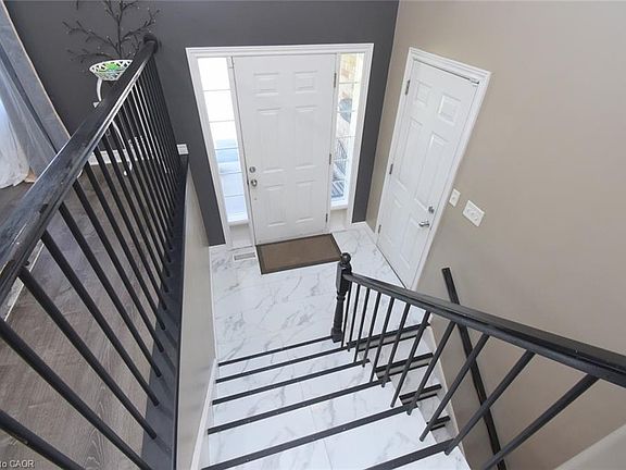 4th image of 334 Saint Lawrence Dr