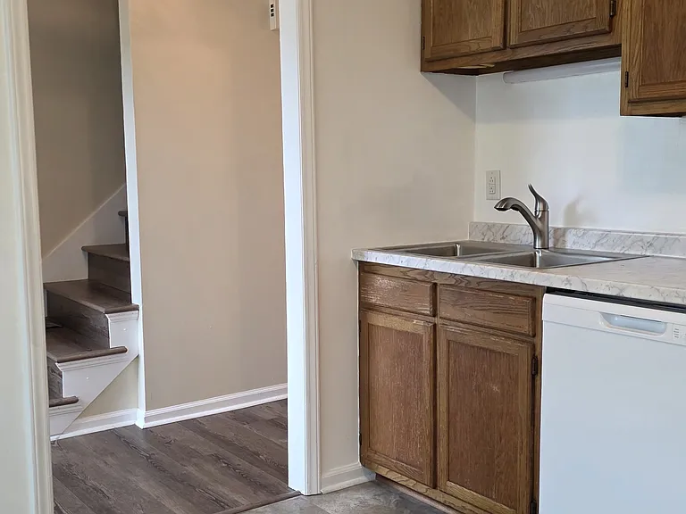 680 Cambria St NW — Photo 6