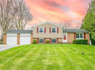28 Flint Lock Cir, Rochester, NY 14624