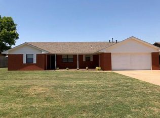 210 Shale Crst, Clinton, OK 73601