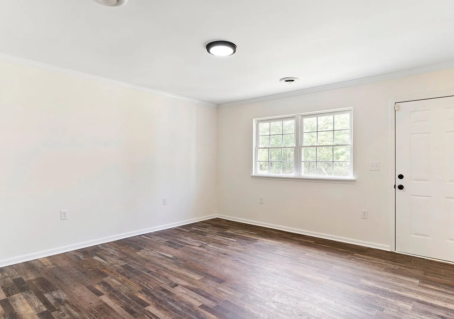 Renovated 4 bed 2 bath home in Leland — Photo 3