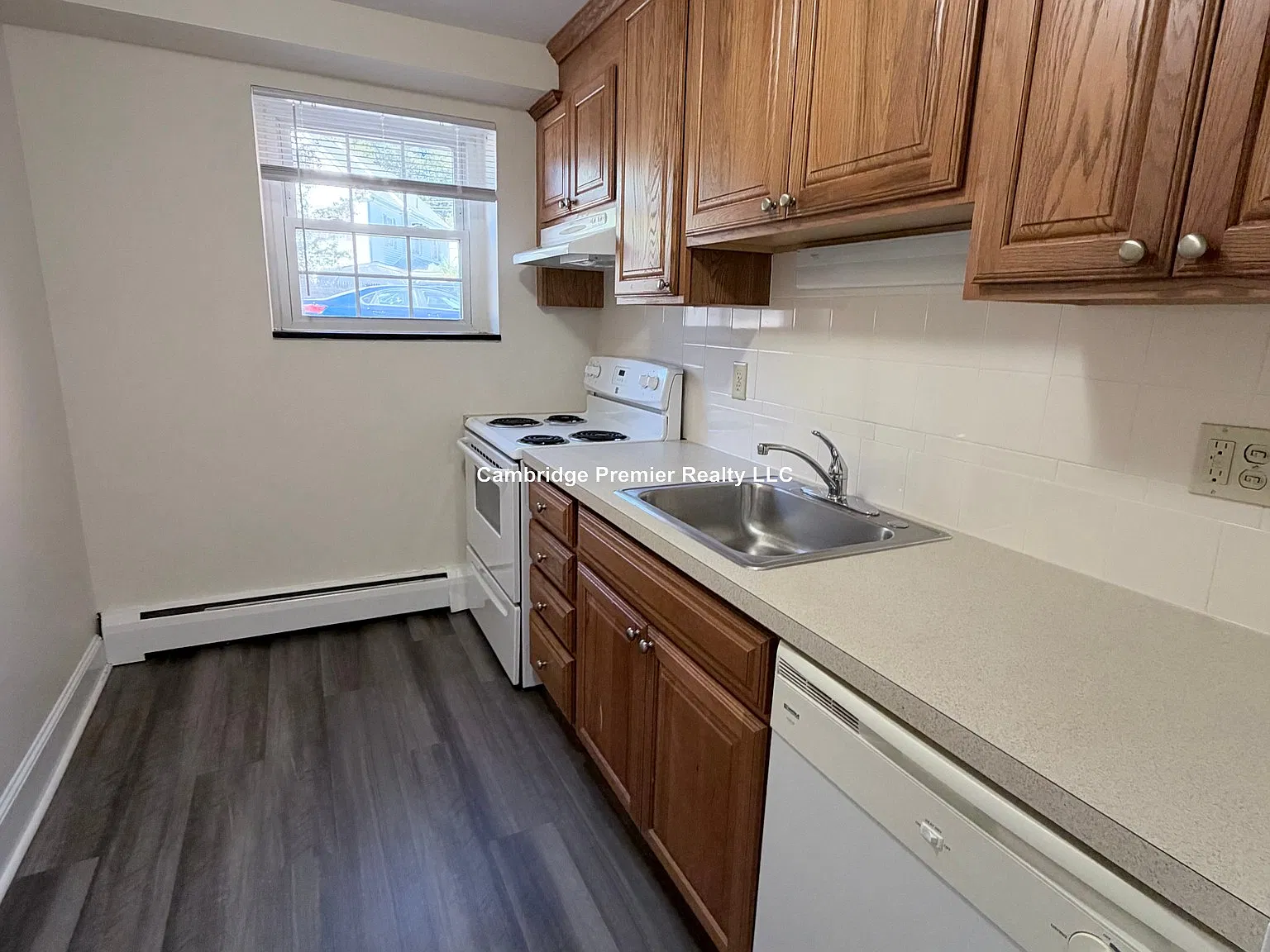 Studio, 700 sqft, $2,200 — Photo 2