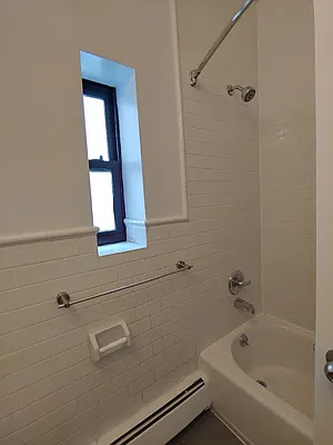 Rented by Moss Realty Company | media 19