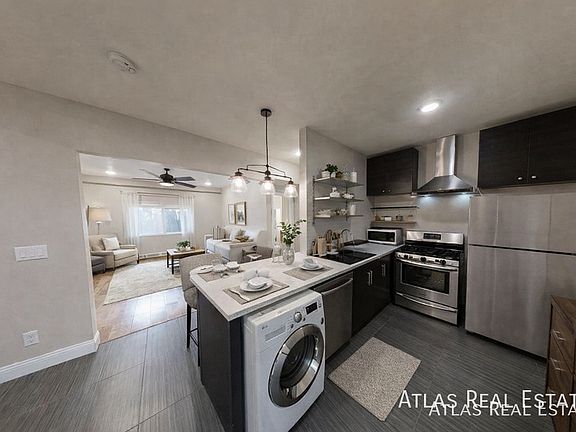 5th image of 406 S 10th St APT 4