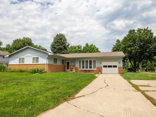 906 3rd Ave NW, Pocahontas, IA 50574
