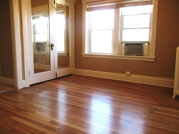 4th image of 3301 Dewey Ave APT 06