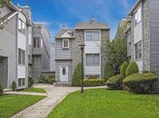 74 Regal Walk, Staten Island, NY 10303