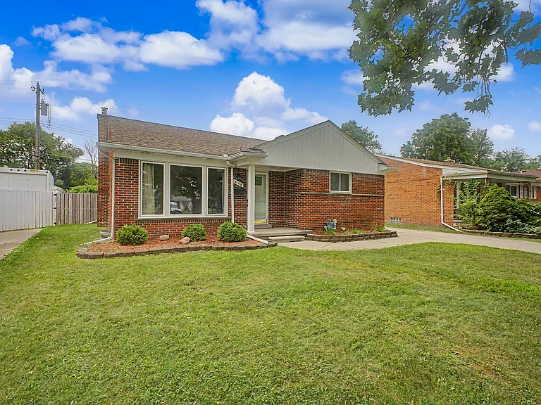 8108 Whitefield St — Photo 2