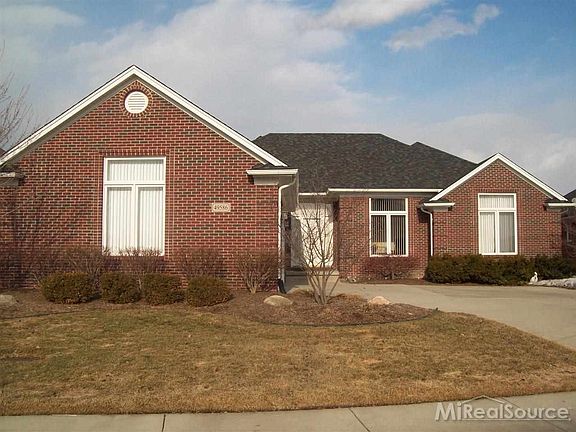 3rd image of 49586 London Bridge Dr