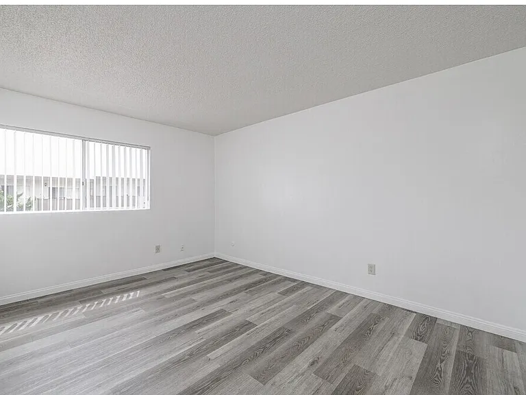 437 Church Ave #F — Photo 5