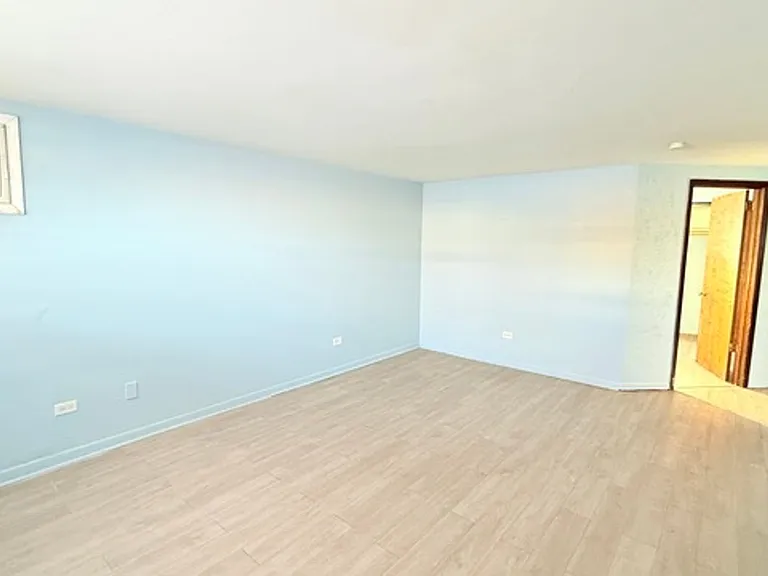 15020 Woodlawn Ave — Photo 6