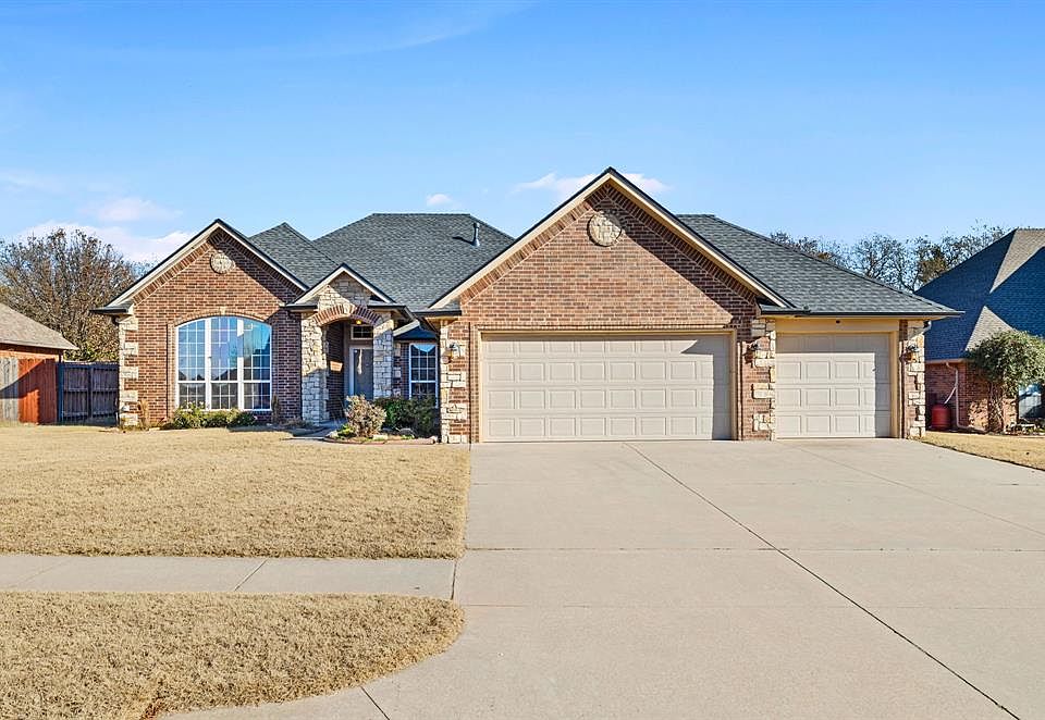 1st image of 448 Highgrove Dr