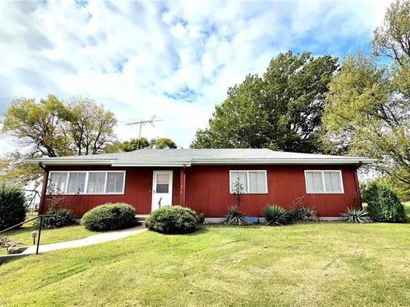 9940 Arthur Rd, Blue Mound, KS 66010