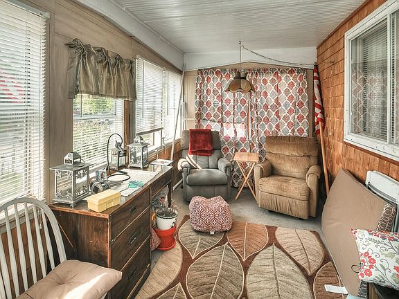 4th image of 2644 Avenue F