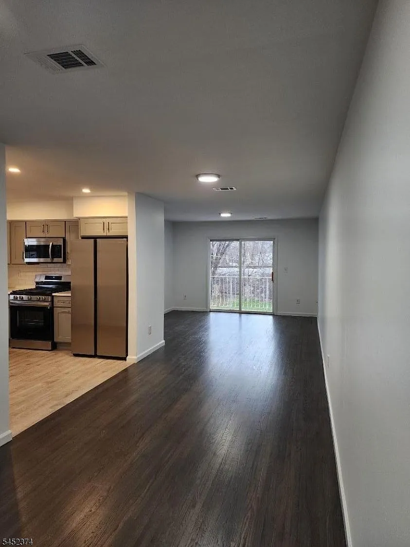 3 bed, 2.0 bath, $2,600 — Photo 4