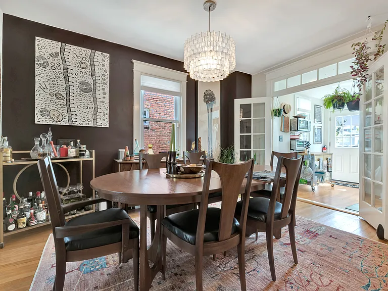 613 Girard St NE — Photo 6