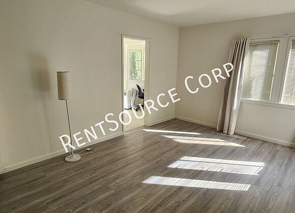 4th image of 609 E San Jose Ave