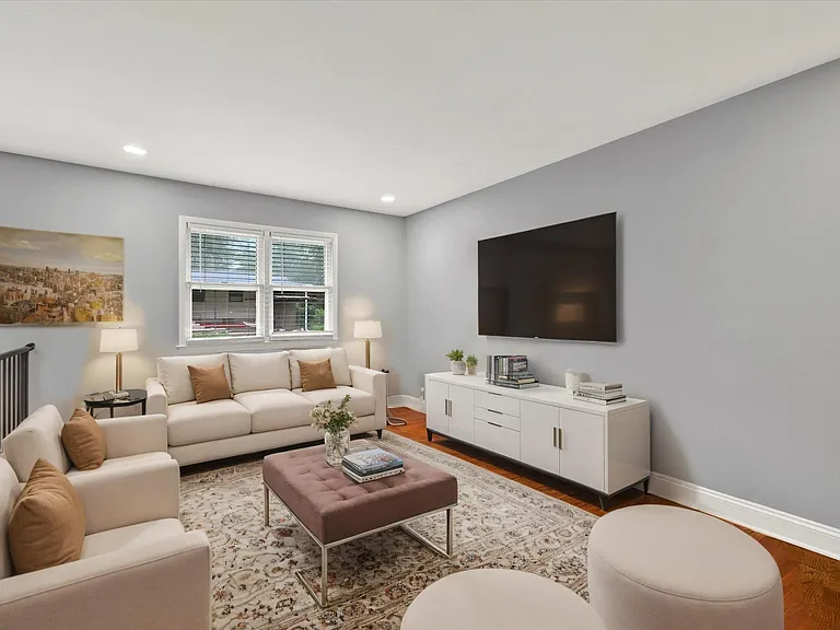 531 Kenmore Rd — Photo 3