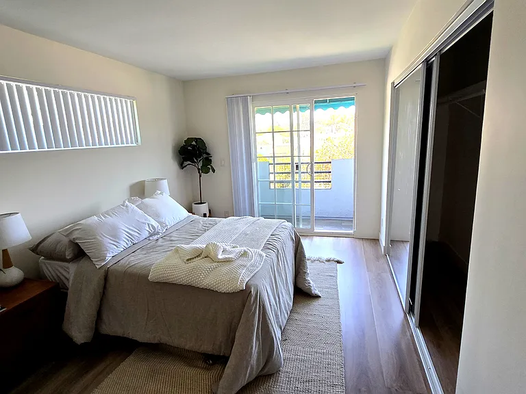 2251 Crenshaw Blvd #1 — Photo 9