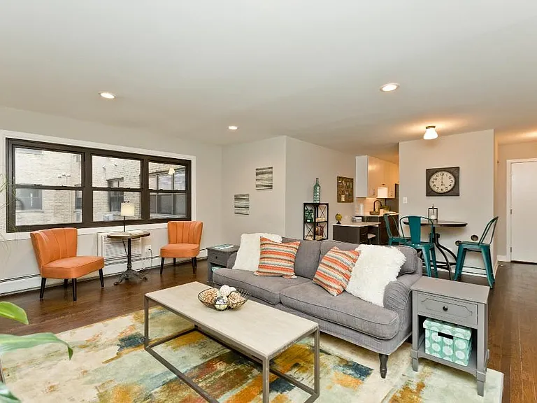 5538 N Sheridan Rd #202 — Photo 8