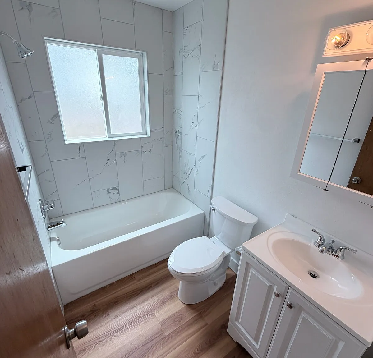 3 bed, 1.0 bath, 1032 sqft, $2,500 — Photo 3