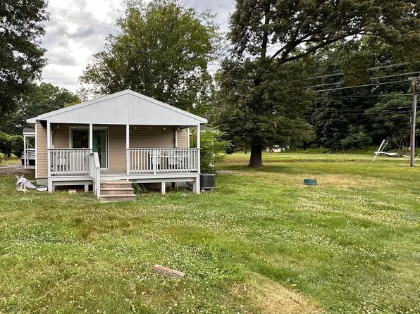 66 Olive Pl, Fredericksburg, VA 22405