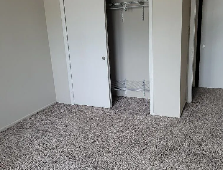 910 N River Dr #107 — Photo 15