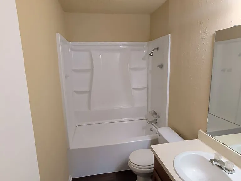 4702 Green Hollow Dr — Photo 14