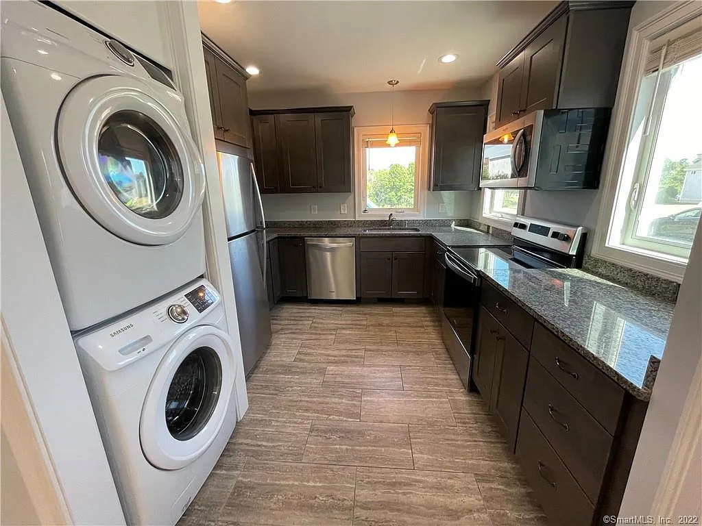2 bed, 1000 sqft, $2,100 — Photo 4