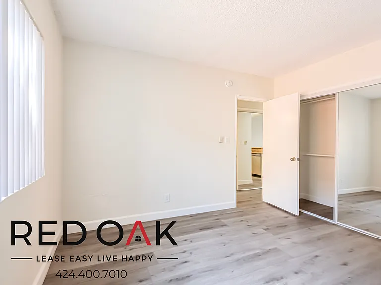 1545 N Bronson Ave #105 — Photo 2