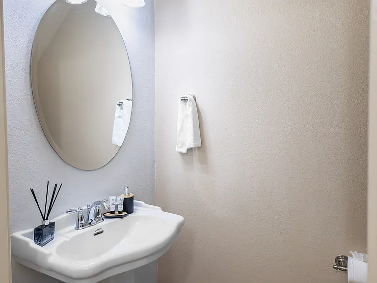 154 Castleridge Dr #B — Photo 41
