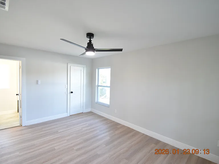3606 1/2 River Grove Dr — Photo 18
