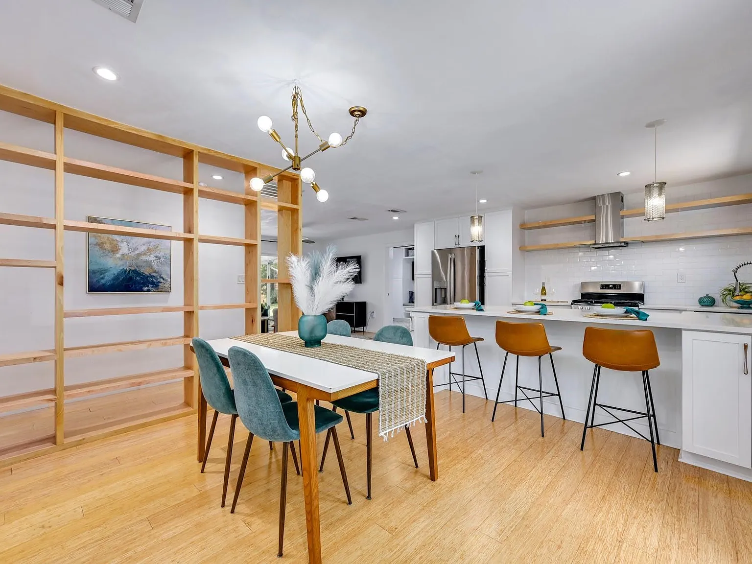 2 bed, 2.0 bath, 1115 sqft, $3,200 — Photo 4