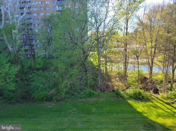 1830 Metzerott Rd APT 103, Adelphi, MD 20783