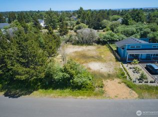 950 Cascade Ave SW, Ocean Shores, WA