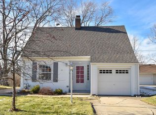 4043 N 110th St, Wauwatosa, WI 53222
