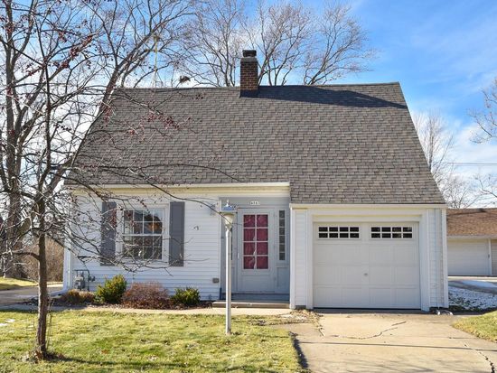 4043 North 110th STREET, Wauwatosa, WI 53222