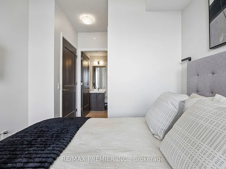 7895 Jane St #1717 — Photo 38