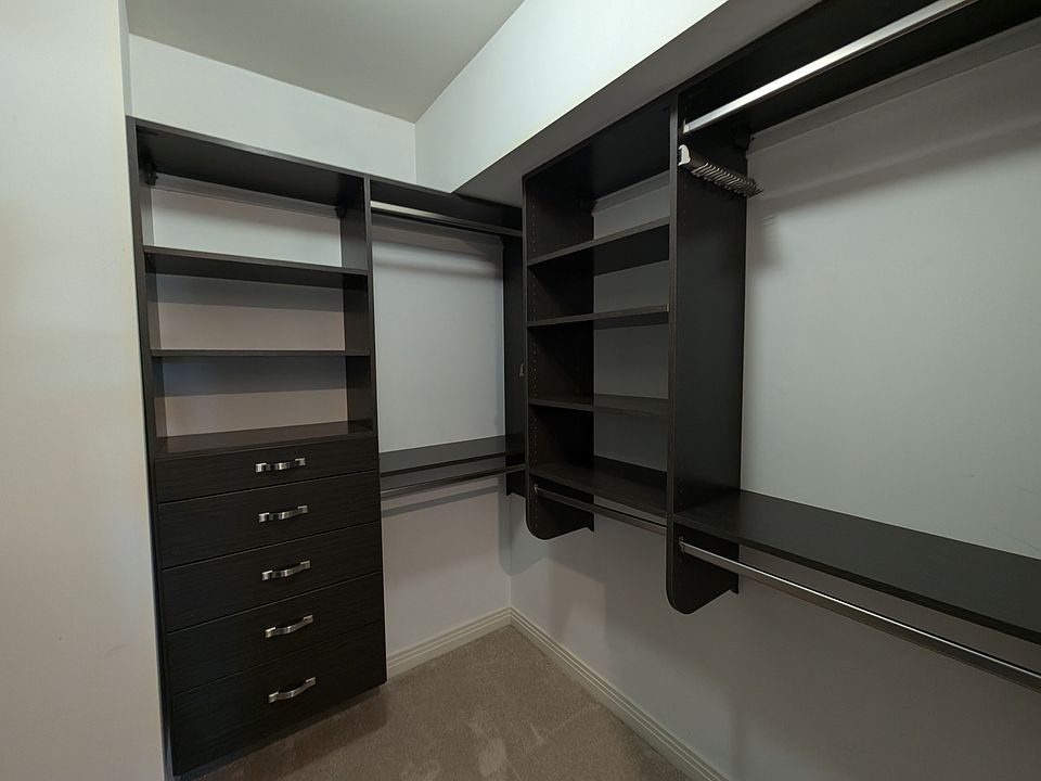 1st image of 550 N Milwaukee Ave #1