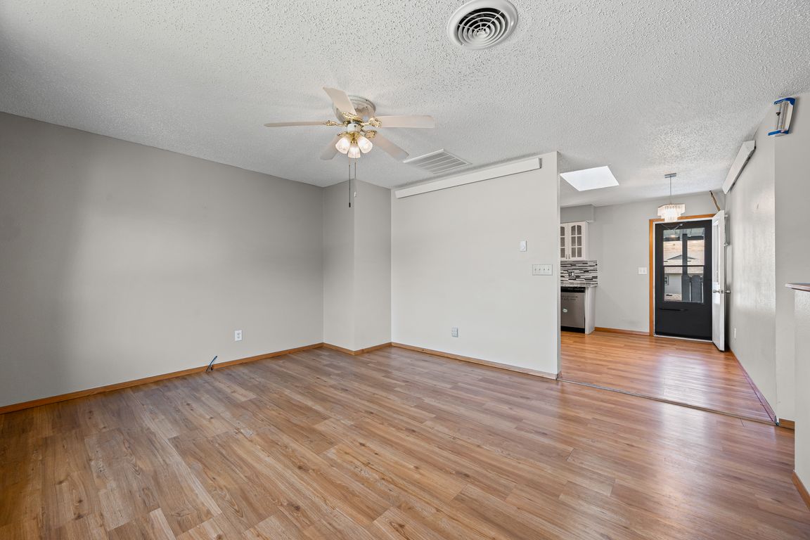 next background image